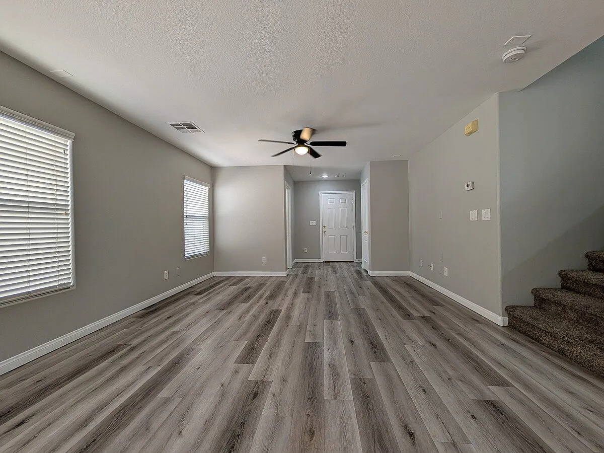 2 bed, 2.5 bath, 1301 sqft, $1,793 — Photo 1