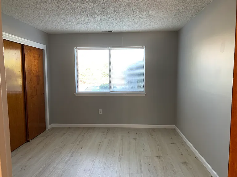 403 Edison Glen Ter — Photo 12