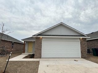 11616 SW 12th St, Yukon, OK 73099