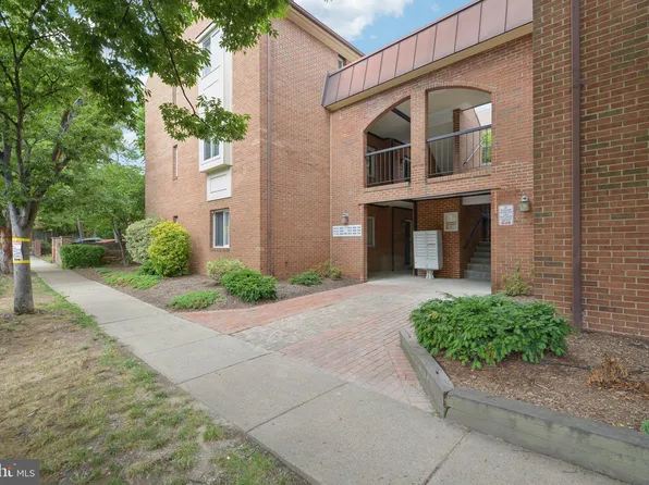 1109 N Taylor St #B, Arlington, VA 22201