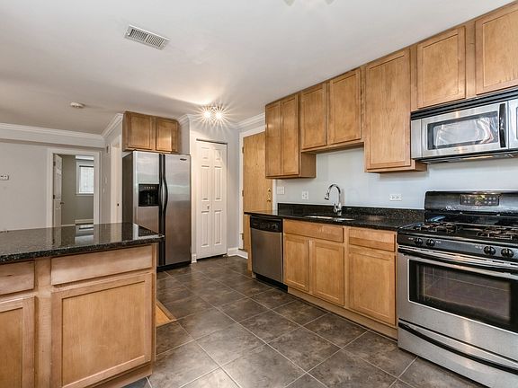 2nd image of 914 W Agatite Ave APT Gs