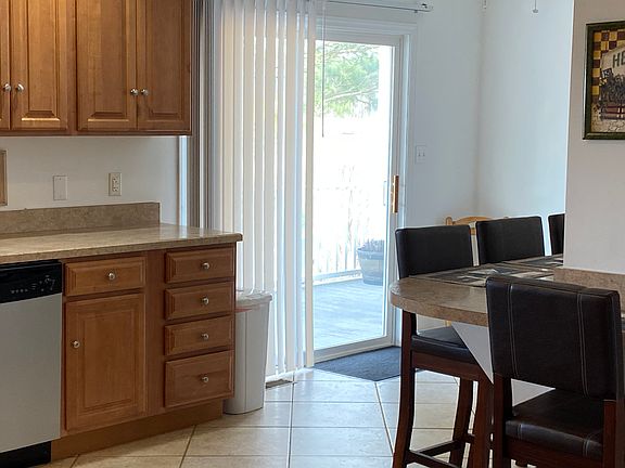 5th image of 2048 Harbor Dr #3
