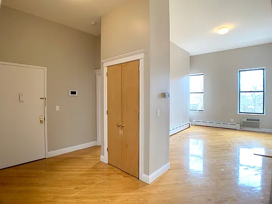 Rented by Triplemint | media 8