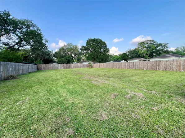 506 Georgia Ave, League City, TX 77573