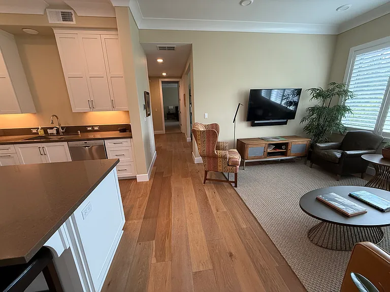 1006 Woodbury Rd #101 — Photo 3