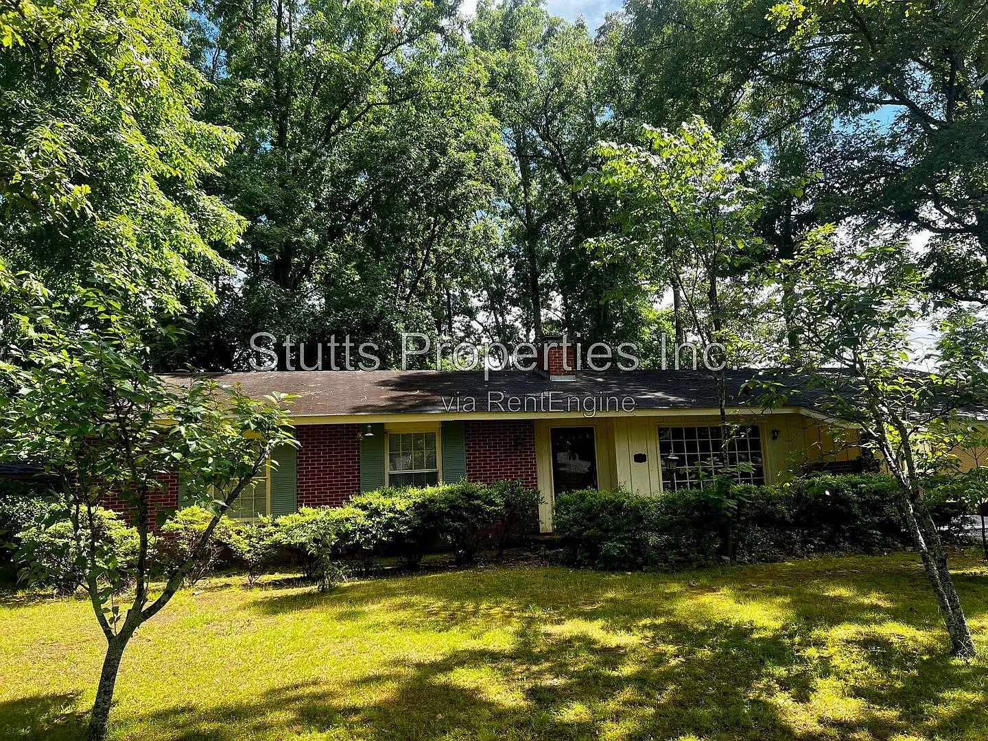 4 bed, 3.0 bath, 1951 sqft, $1,395 — Photo 2