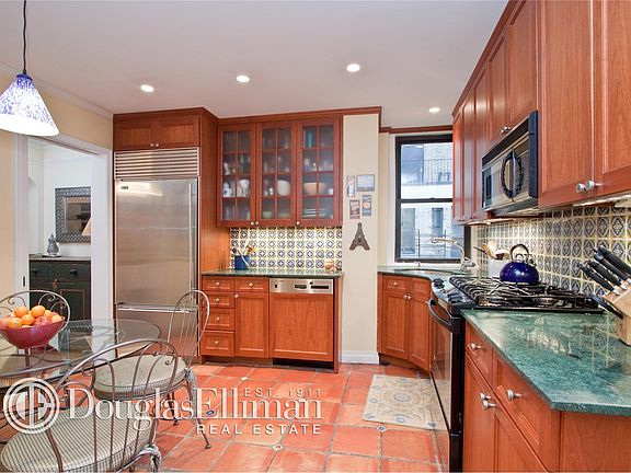 3rd image of 2280 Broadway #15D