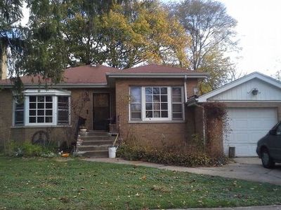 19 S Lincoln St, Westmont, IL, 60559