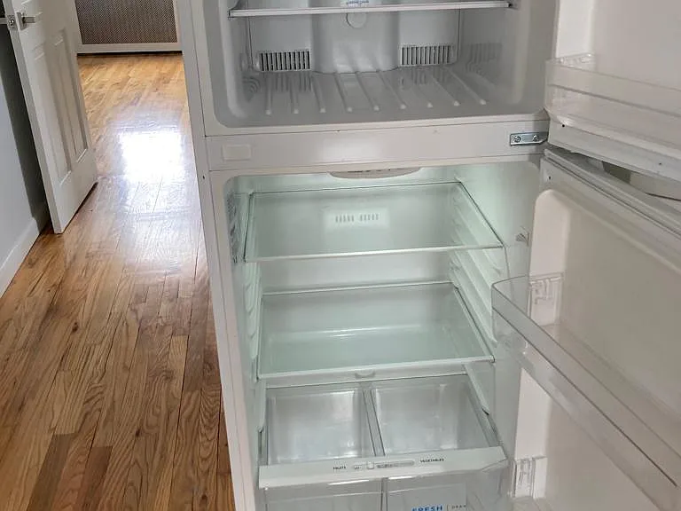 27-17 38th Ave #2L — Photo 3