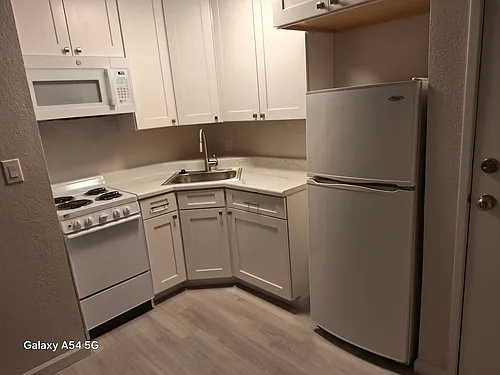 2450 Lymbery St — Photo 3