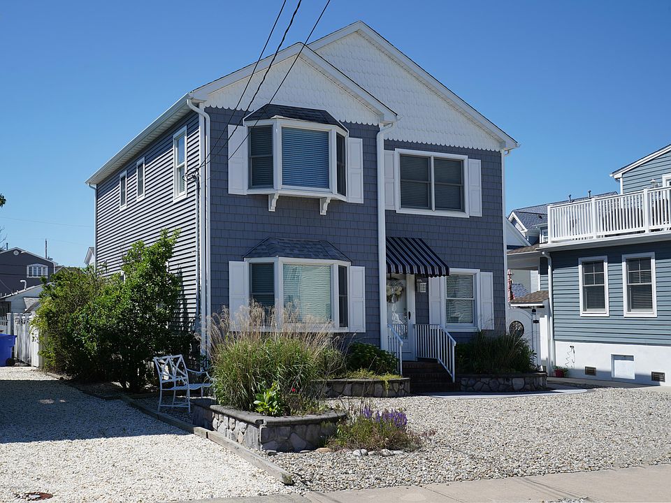 1st image of 17 1/2 8th Ave