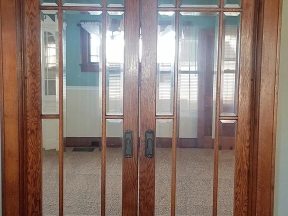 4th image of 31 Willard Ave NE