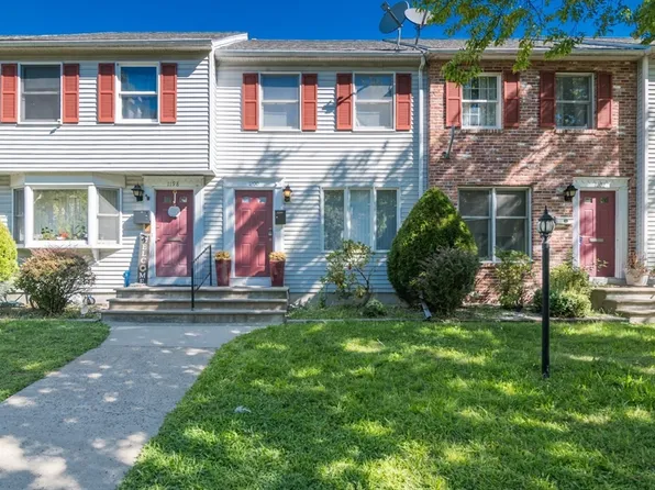 1200 Worcester St Unit 1200, Indian Orchard, MA 01151