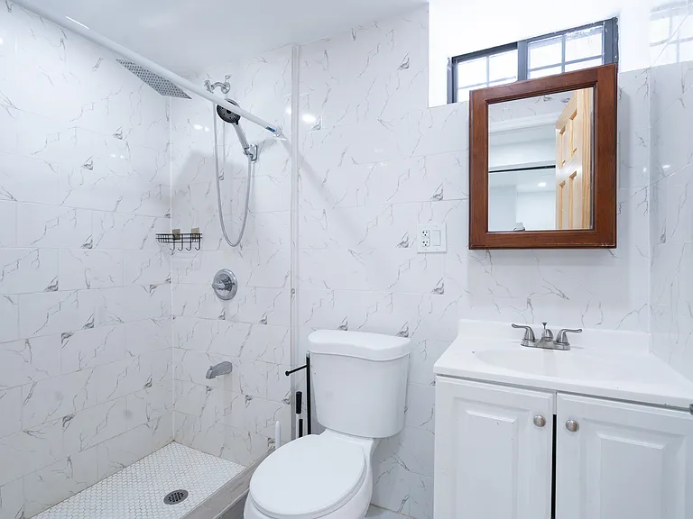 831 Cleveland St #B — Photo 11