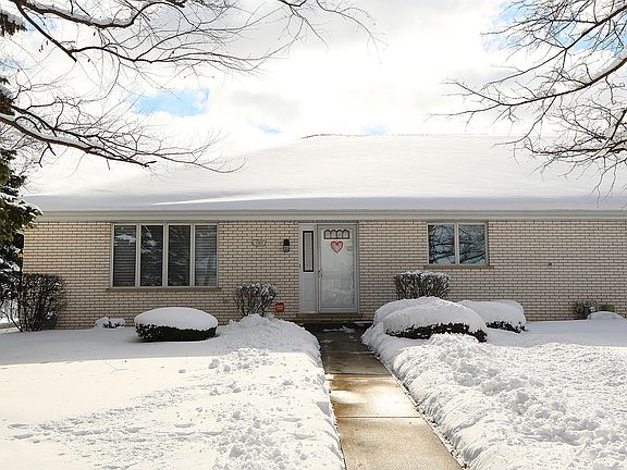 2nd image of 7203 W 152nd Pl #23