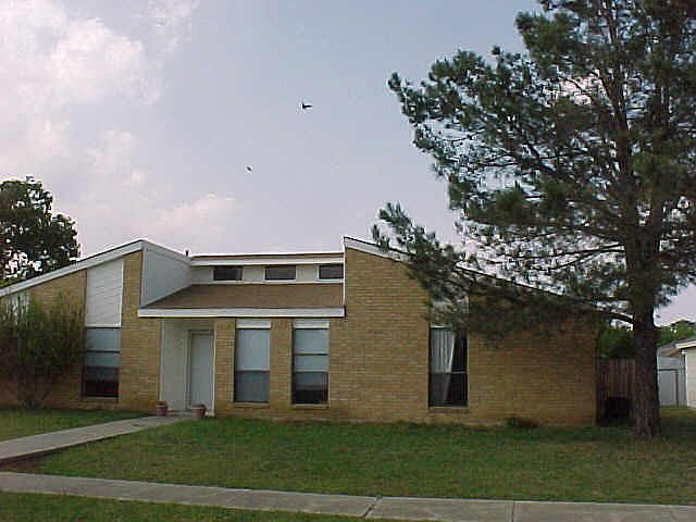 1st image of 1315 Lark Ln