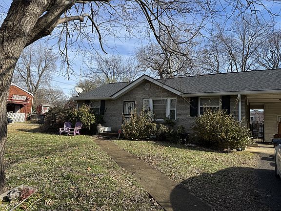 2nd image of 904 Radford Dr
