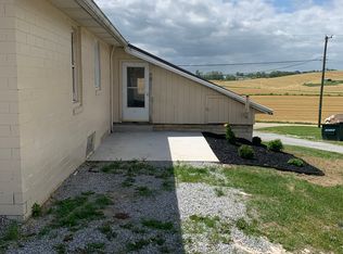 513 Ragersville Rd NW #1, Sugarcreek, OH 44681