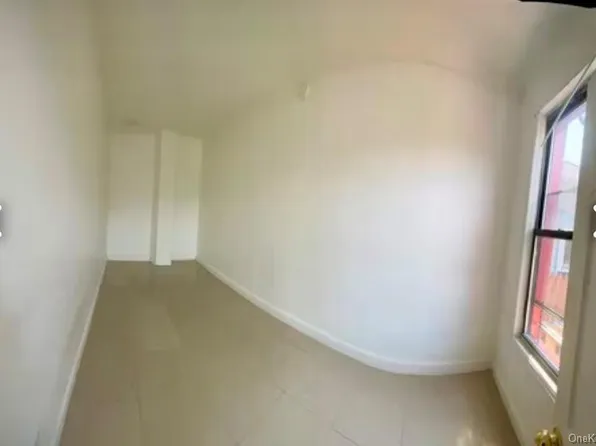 294 Autumn Avenue image 4 of 7