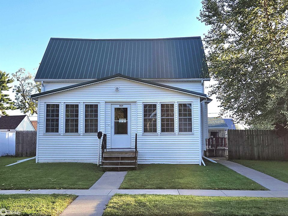 1st image of 809 Hedge Ave
