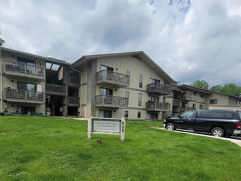 625 Manhattan Pl — Photo 11