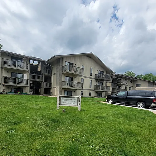 625 Manhattan Pl Photo 1