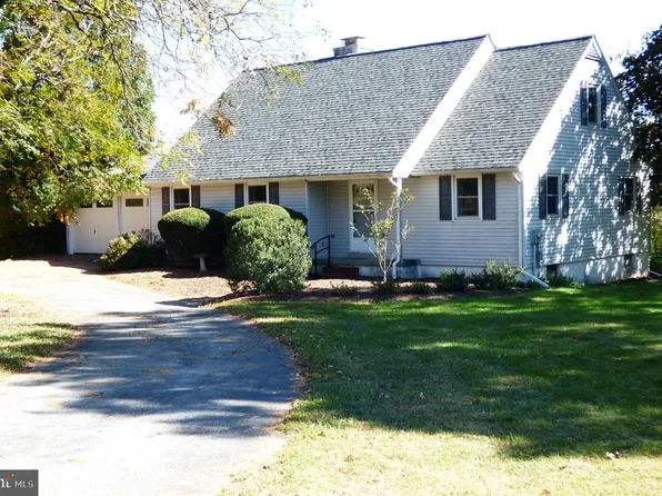 586 Indian Ln, Boyertown, PA 19512