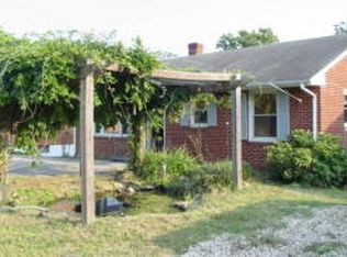 1726 Victoria St, Salem, VA 24153