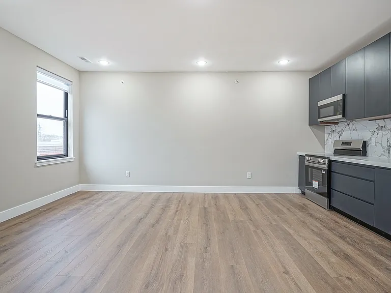 4432 Wingate St #302 — Photo 3