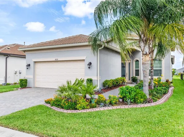 4839 Sevilla Shores Dr, Wimauma, FL 33598