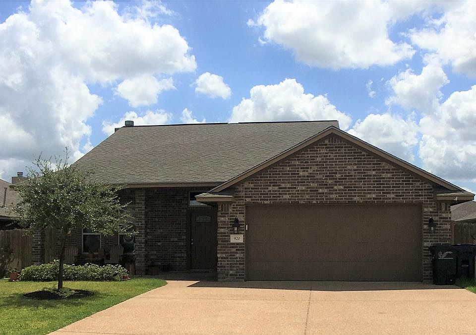1st image of 920 Emerald Dove Ave