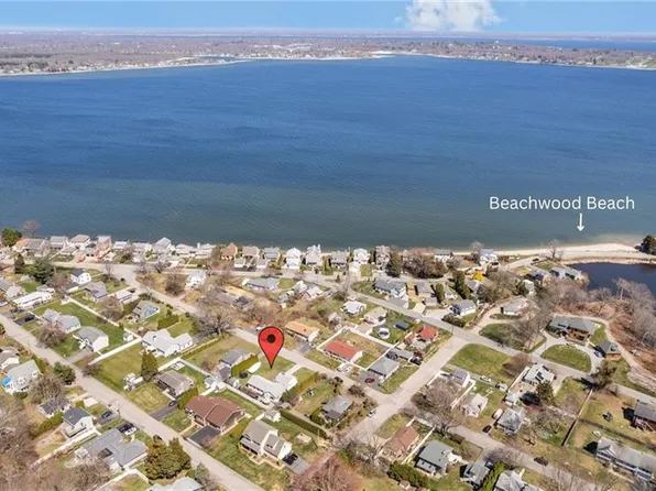 53 Baycliff Dr, Warwick, RI 02886