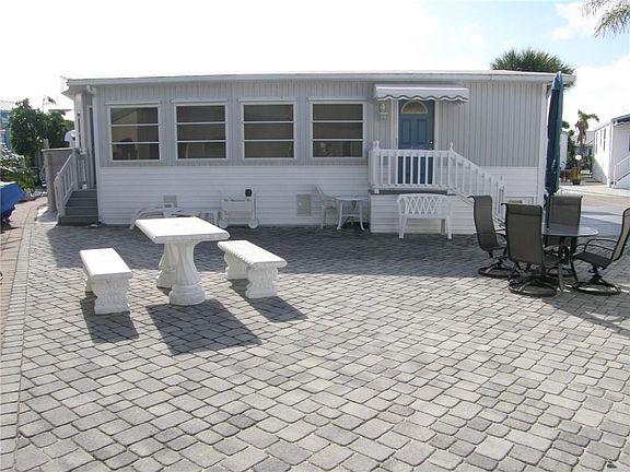 4th image of 621 Nettles Blvd