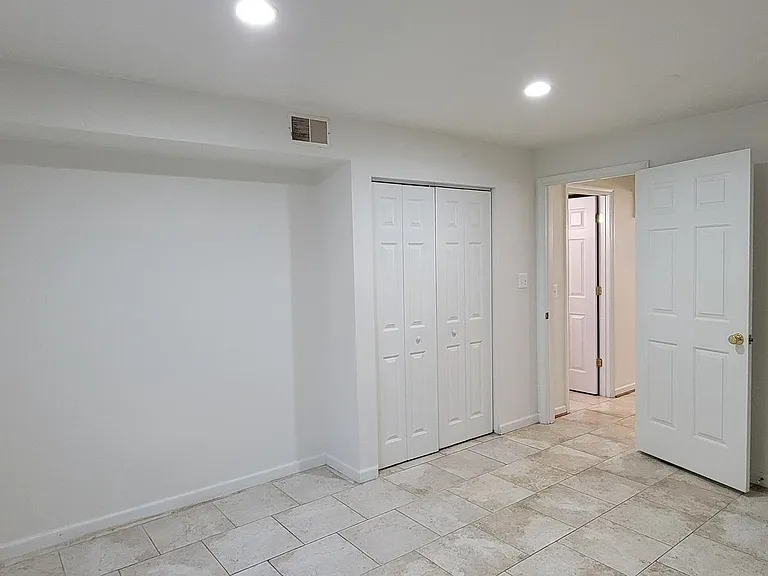 17680 Avenel Ln #BASEMENT — Photo 21