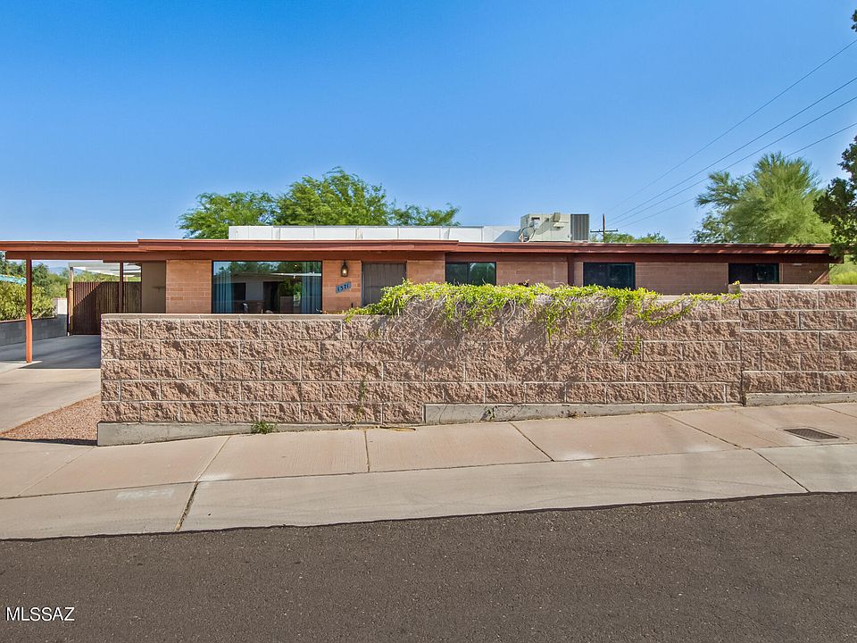 1st image of 1371 W Calle De Cobre