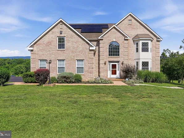 18 Treasure Dr, Martinsburg, WV 25401