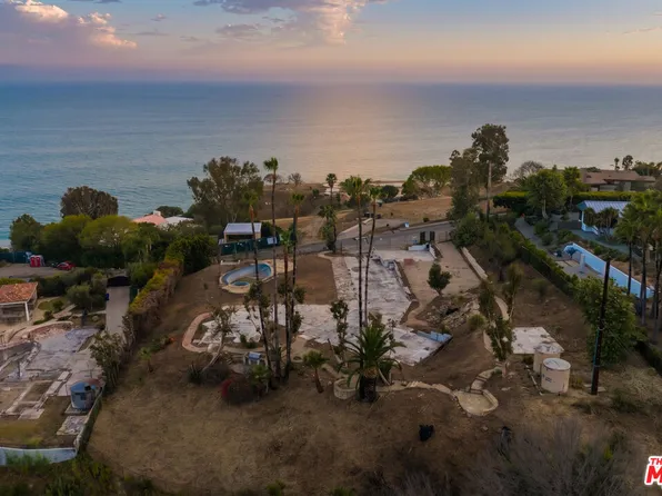 22560 Carbon Mesa Rd, Malibu, CA 90265