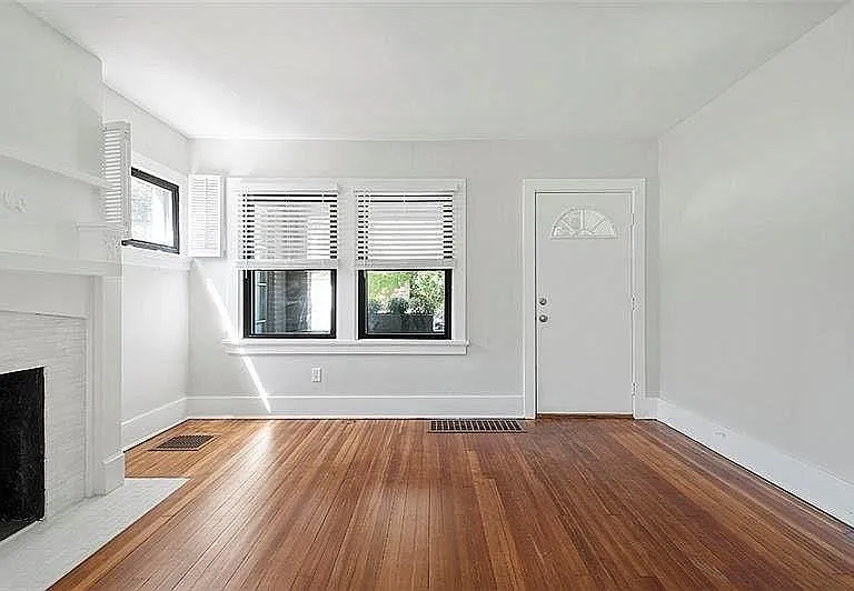 6410 Phillips Ave — Photo 4