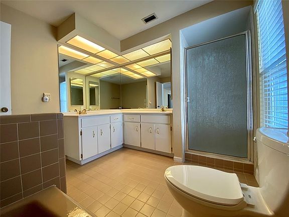 2nd image of 90 Citrus Ct