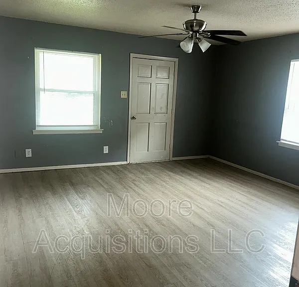 1437 S Rusk St — Photo 1
