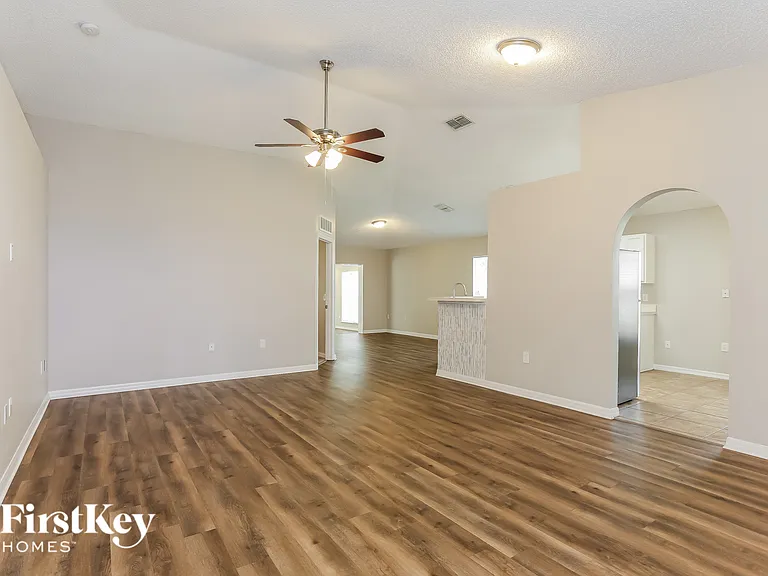 8113 N Misty Meadows Ct — Photo 2