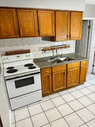 10549 Crown Rd — Photo 3