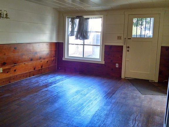 3rd image of 1704 Atchison St