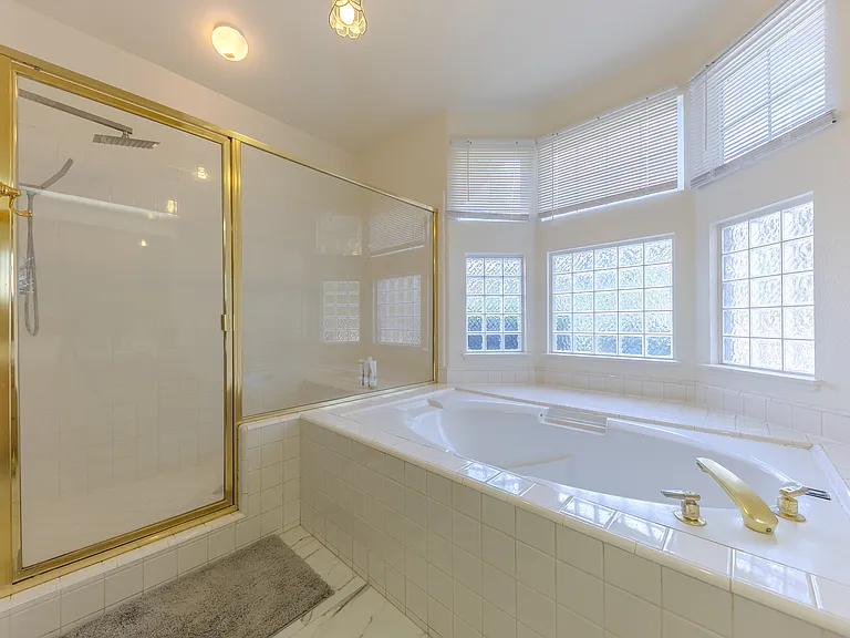 3012 Cordova Ct — Photo 40