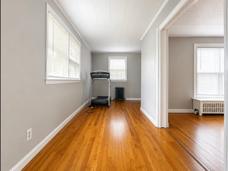 2604 Hamilton Ave — Photo 13