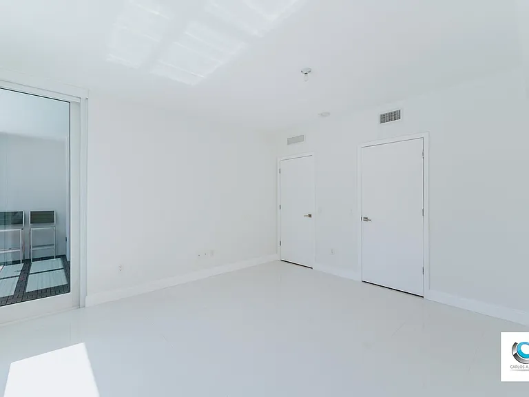 1080 Brickell Ave — Photo 11