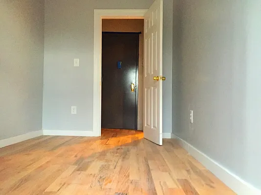 Rented by EXR | media 16