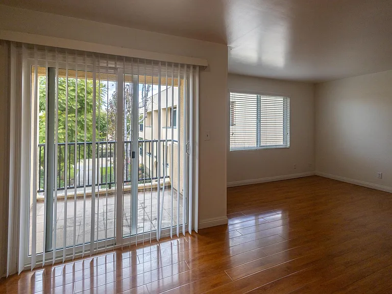 Blaine Garden Apartment Homes — Photo 12