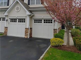 47 Hidden Brook Trl, Bethel, CT 06801