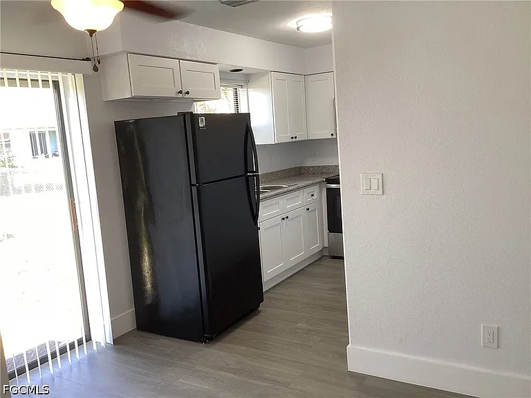 1123 NE 15th Ln — Photo 6